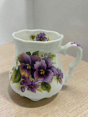 Royal Patrician Fine Bone China England Floral Teacup Mug Purple Pansy Scalloped
